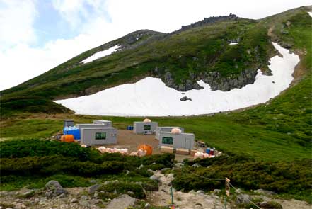 白雲岳避難小屋