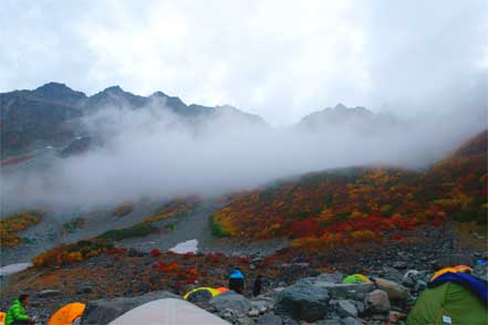 涸沢キャンプ場から穂高岳