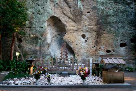 花の窟神社