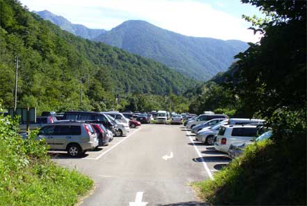 新穂高温泉村営無料駐車場