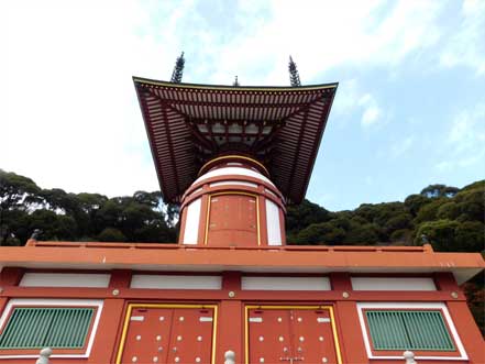 瑜祇塔（ゆぎとう）