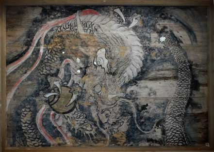 八方にらみの龍