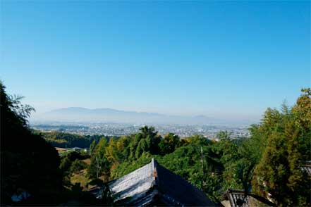 奈良盆地が見える